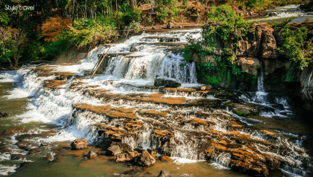 Tad Lo Waterfall